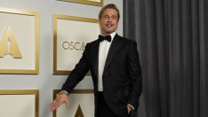 Брад Пит с ново гадже – съседка