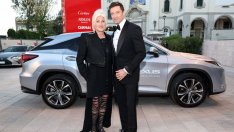 Войната започна – Хю Джакман и Дебора-Лий Фърнес с взаимни обвинения