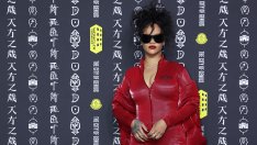 Мама и аз – Риана и двамата ѝ синове в празнична фотосесия