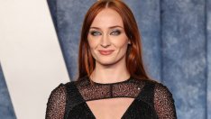 Още не се е развела, а върти нова любов: Софи Търнър засечена да целува аристократ