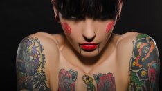 Да покриеш 98% от тялото си с татуировки – Амбър Люк
