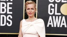 Златен глобус 2021: Джилиън Андерсън със златна рокля на Dior