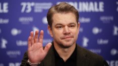 „Беше ад“: Мат Деймън разказа за целувка със Скарлет Йохансон