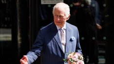 Крал Чарлз е домакин на първото за годината градинско парти в двореца