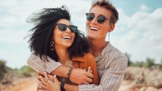 Трите най-нежни и романтични зодии, които ще ви обгърнат с любов