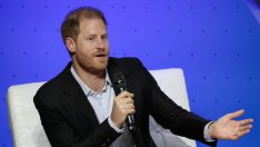 Принц Хари се появи изненадващо на благотворителна гала без Меган Маркъл