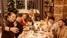 Празници и купони: Как да излекуваме кожата от махмурлука?