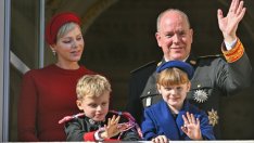 Принц Албер и принцеса Шарлийн с пожелания за Коледа