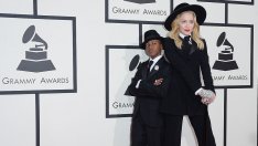 Синът на Мадона – с рокля и уверен в себе си