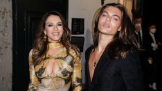 Елизабет Хърли и синът ѝ Деймиън с първо общо дефиле