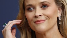 Рийз Уидърспун, какво четеш? 