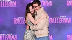 Флиртаджийка  – Ана де Армас се гушка с Киану Рийвс и Педро Паскал, а от Том няма и следа