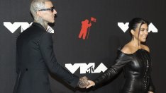 Фенове питат Кортни Кардашян бременна ли е