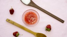 Направи си сам: Скраб за устни