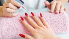 Маникюр за февруари – дизайни, които не включват сърца