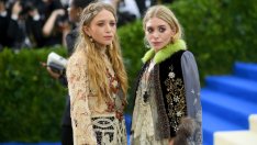 С мачете и алкохол в гората – просто Ашли Олсън!