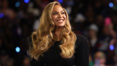 Бионсе повтори емблематични визии на Памела Андерсън