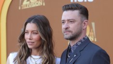 След мемоарите на Бритни Спиърс, Джъстин Тимбърлейк в Мексико със семейството