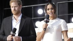 Принц Хари и Меган Маркъл показаха Лилибет в коледна картичка