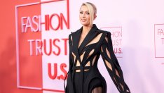 Парис Хилтън с първа снимка на дъщеря си Лондон