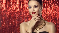 Годината на Дървената змия – какви бижута да носим през 2025