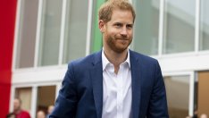Принц Хари обмисля връщане във Великобритания без Меган
