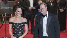 Кралска приказка – Перлената огърлица на принцеса Кейт Мидълтън