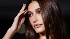 Несъответстващ маникюр – Хейли Бийбър ни дава вдъхновение