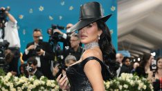 Кой ограби Ким Кардашян – историята на шокиращия обир на бижута