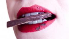 Топ 5 на храни и напитки, които съсипват зъбите ви