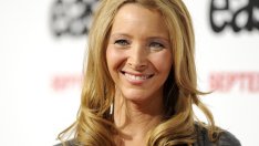 Лиса Кудроу: Синът ми вече гледа „Приятели“ 