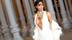 Ким Кардашян шокира феновете – гипсира счупения си крак в обувка на висок ток