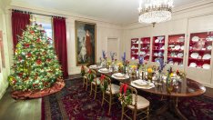 41 елхи, 78 хиляди лампички и подаръци от сърце: Коледа в Белия дом