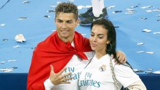 Кристиано и Джорджина показаха бебе Есмералда