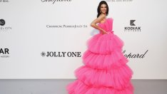 Бански 2022: Кендъл Дженър с флорални предложения