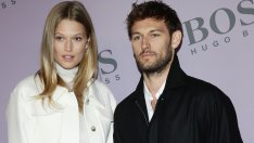 Секси двойка: Алекс Петифър и Тони Гарн