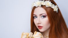 Нови прически за брюнетки – медни тонове в косите 