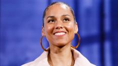 Красота по време на пандемия: Сутрешната рутина на Алиша Кийс