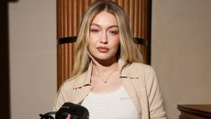 Любовта ѝ отива: Джиджи Хадид се разголи в нова кампания за бански и бельо