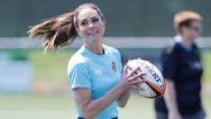 Принцесата разбира и от спорт – Кейт Мидълтън показа умения в ръгбито