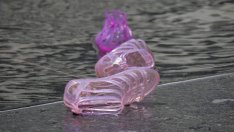 Сбогом, сандали – ретро обувките, които ги заменят това лято