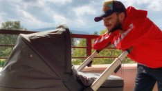 Криско се радва на бащинството 