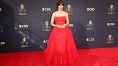 Преди червения килим – Манди Мур кърми у дома