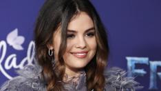 Обвиниха Селена Гомес в копиране на Fenty Beauty