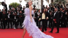 Четири месеца след раждането: Елза Хоск се похвали с невероятно тяло