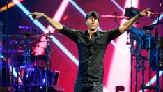 Енрике Иглесиас шокира феновете си