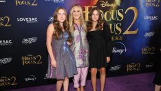 Сара Джесика Паркър със семейството на червения килим