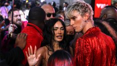 Проблем? Меган Фокс и Machine Gun Kelly отложиха сватбата