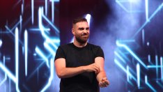 Тото от „СкандаУ“ показа порасналото си момченце