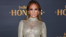 Джей Ло готви по рокля с гол гръб за отмъщение на Бен, който ще кара празниците с Дженифър Гарнър